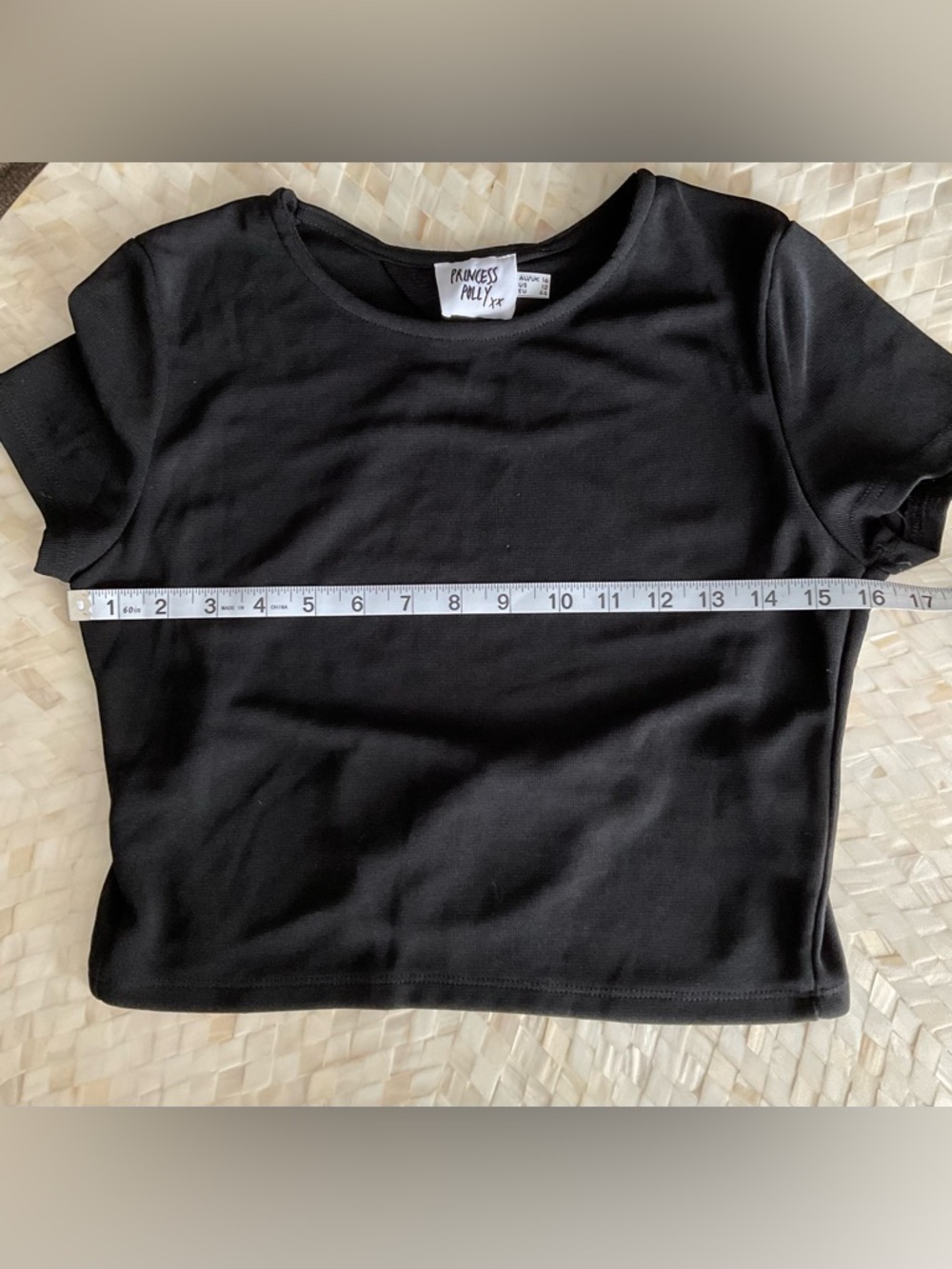 Princess Polly Black Crop Tee - Picture 5 of 6